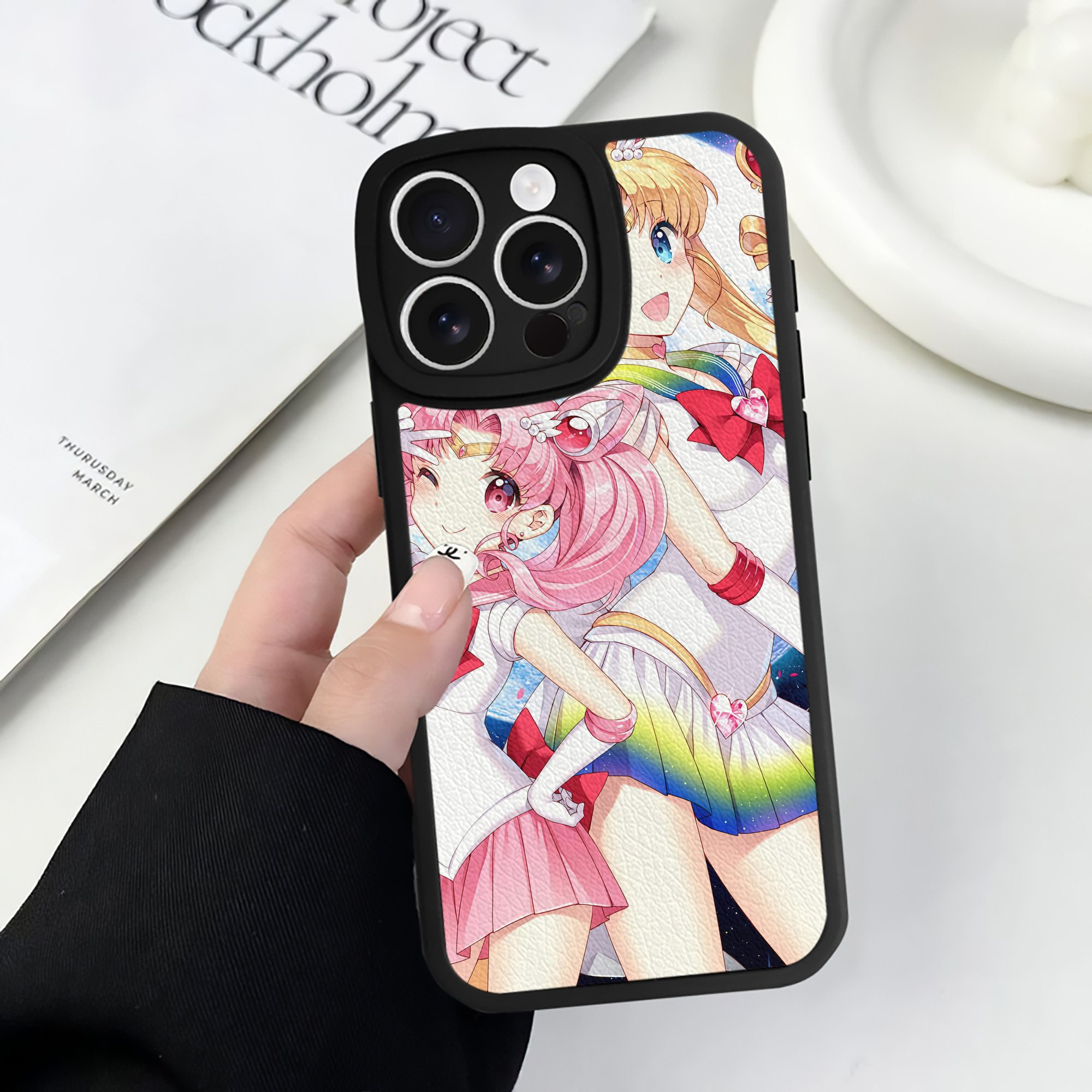 （画像用） 美少女戦士セーラームーン Sailor Moon 【iPhone 16シリーズ対応】シリコンスマホケース（レザー調） 材質：シリコン